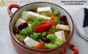 Zuppa toscana al peperoncino con ricotta affumicata